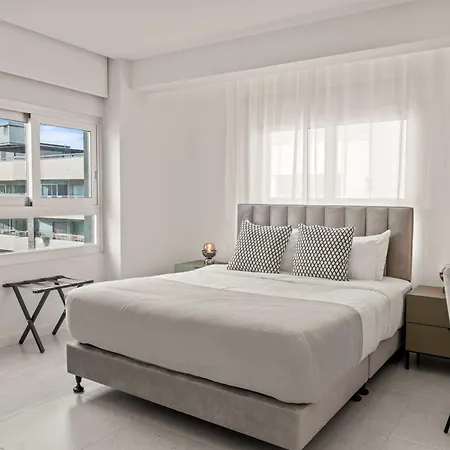 Phaedrus Living: Seaside Residences 05 Daire *