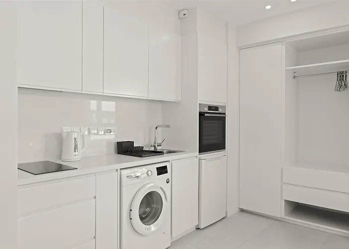 Phaedrus Living: Seaside Residences 05